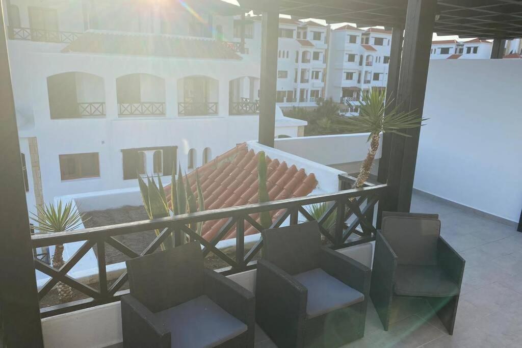 Appartement De 103M2 Dans Complexe Balneaire Lilac'S Garden Cabo Negro Dış mekan fotoğraf